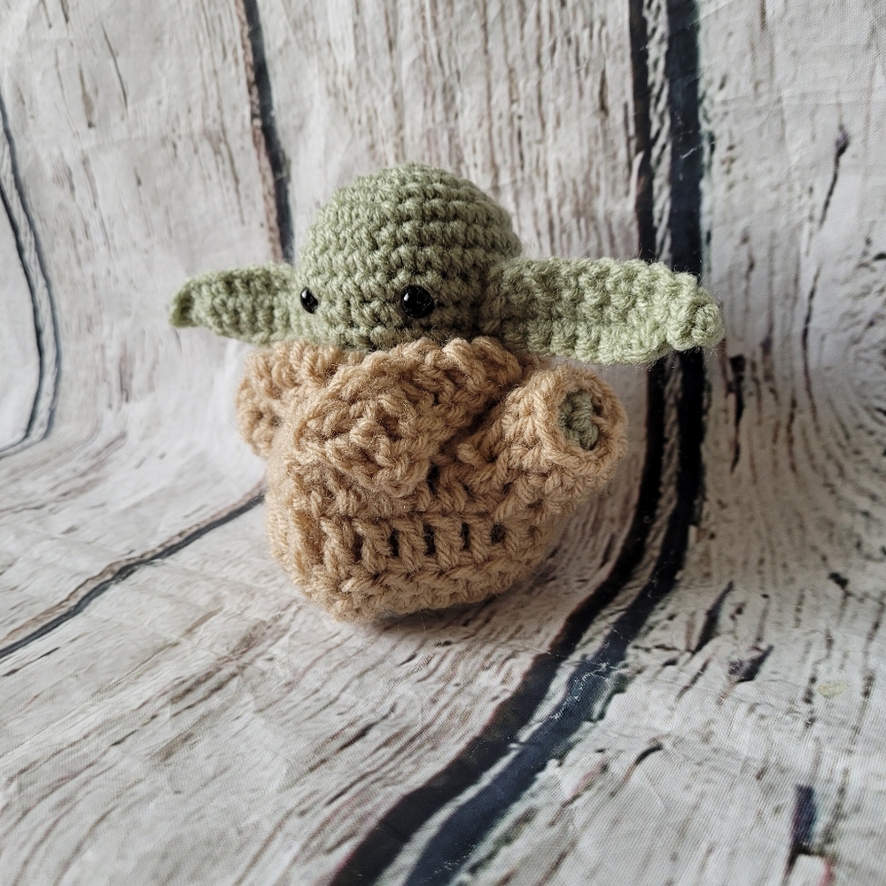 Mini Baby Yoda Inspired Amigurumi - Picture 4 of 10